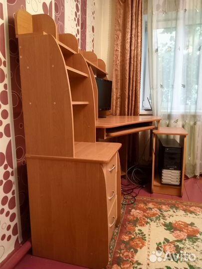 Продается компьютерный стол