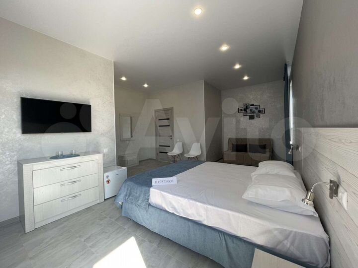 Дом 450 м² на участке 6 сот.