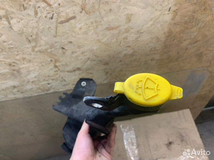 Бачок стеклоомывателя Opel Astra H хетчбэк 1.6