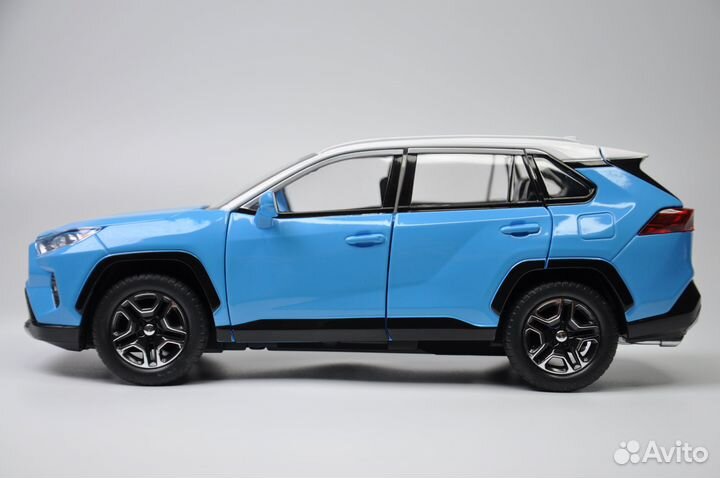 Модель авто Toyota RAV4 V (XA50) 1:24 металл
