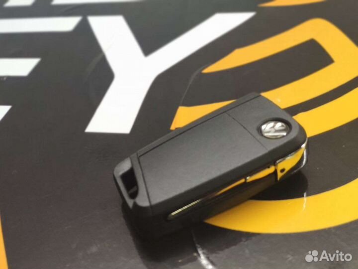 Выкидной ключ Volkswagen Passat B8