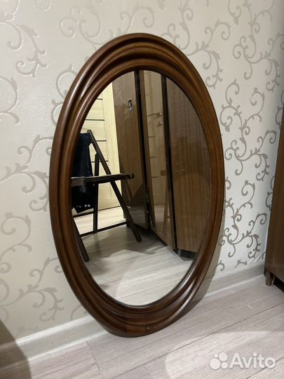 Зеркало овальное настенное