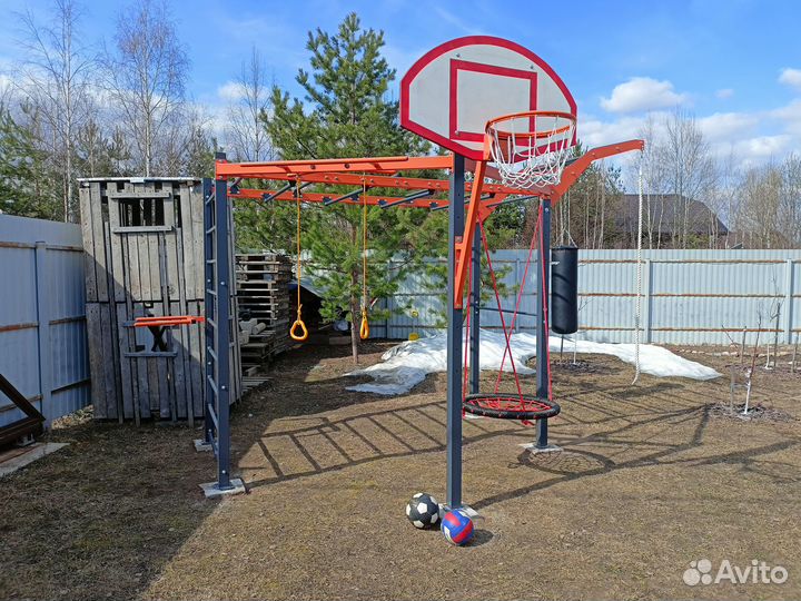 Спортивная площадка