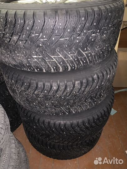 Nokian Tyres Hakkapeliitta 8 285/60 R18