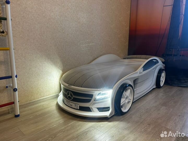 Детская кровать машина с подсветкой