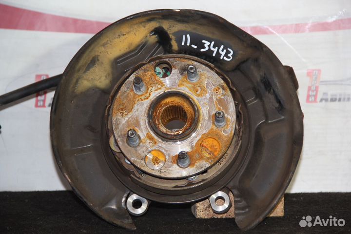 Ступица зад право c Toyota Crown JZS171 1JZ-GE