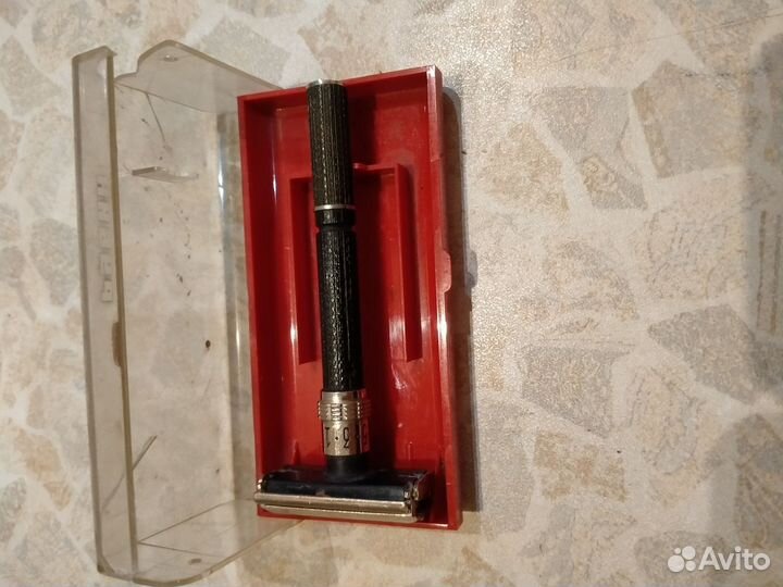 Бритва со сменными лезвиями 