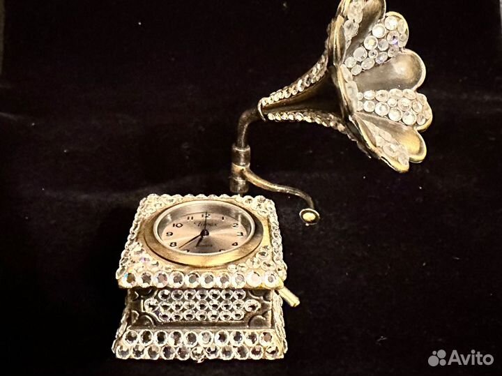 Миниатюрные часы со стразами 8,5 см