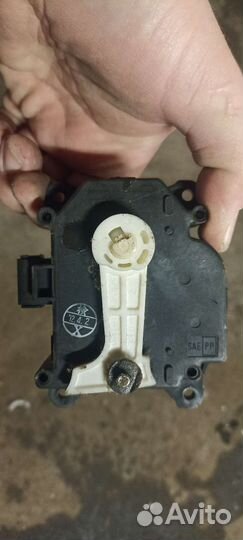 Сервопривод заслонки печки toyota camry v50 2.5