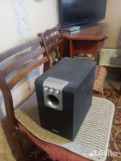 Сабвуфер, рабочий, потёртости, есть, на фото