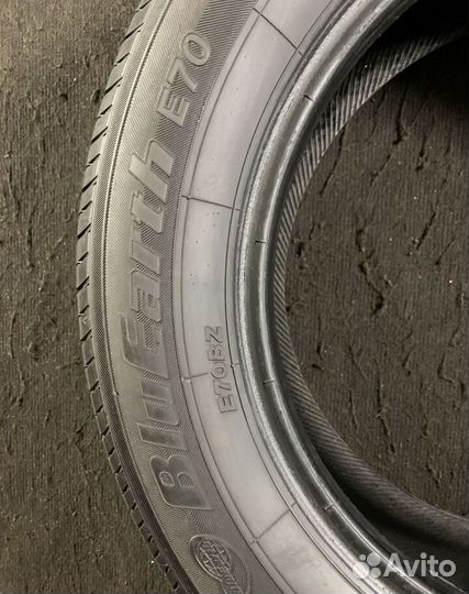 Yokohama BluEarth E70 215/60 R16