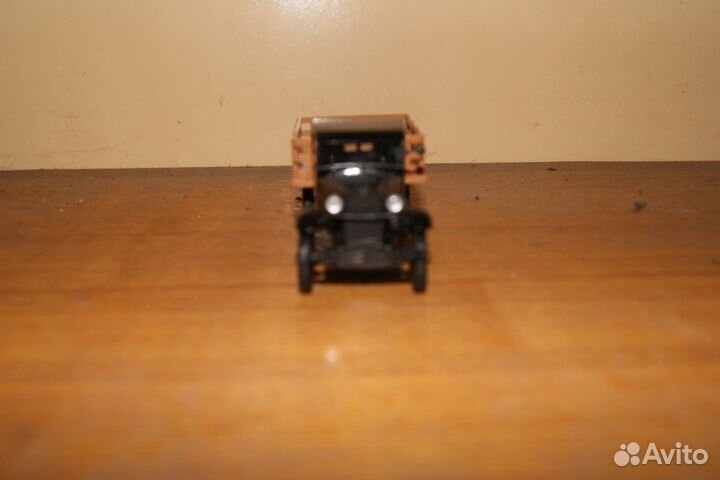 Коллекционные модели авто 1 43