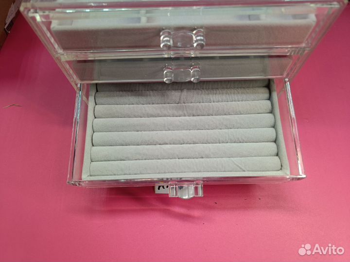 Пластиковая шкатулка для ювелирных изделий