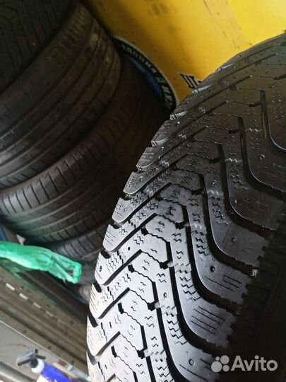 Goodyear UltraGrip 500 235/65 R17 108T