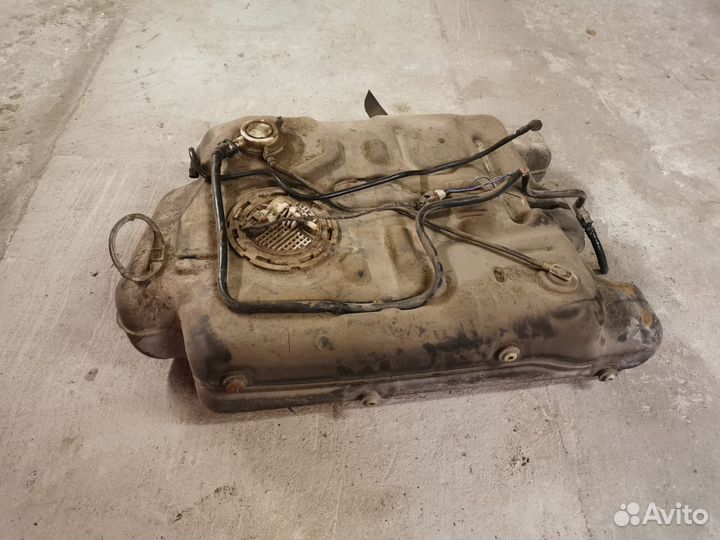 Бензобак Dodge grand caravan