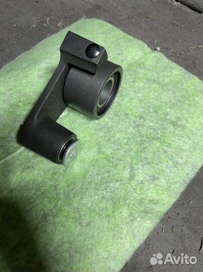 Ролик ремня грм volvo S80 9180687