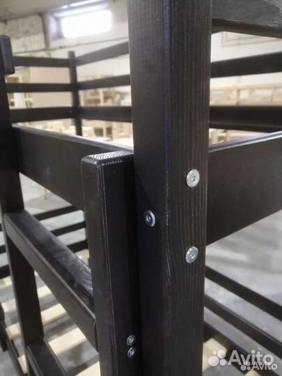 Кровать детская, массив сосны, высокий борт