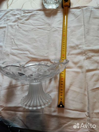 Ваза для фруктов на ножке