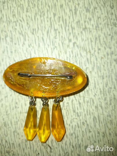 Брошь янтарь СССР