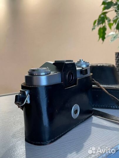 Плёночный фотоаппарат зенит