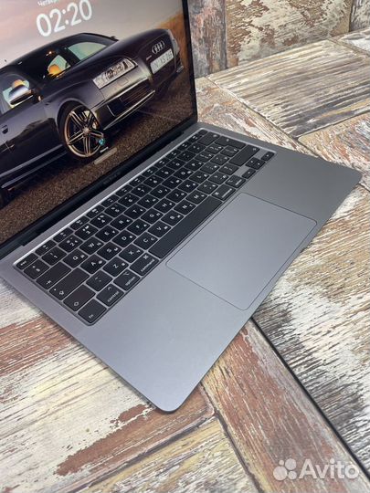 Macbook air 13 (2020)