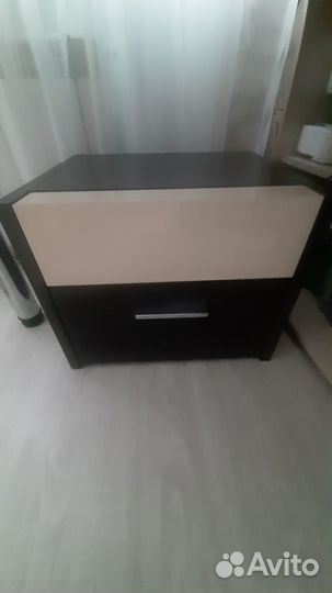 Тумба прикроватная