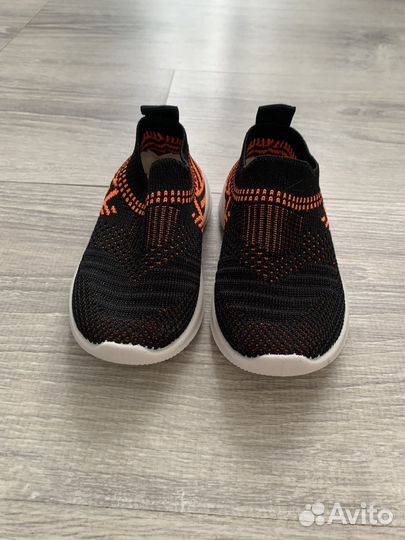 Кроссовки 22 размер
