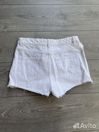 Шорты женские белые