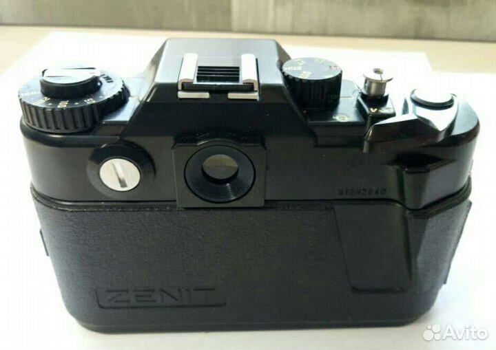Зеркальный фотоаппарат Зенит 122