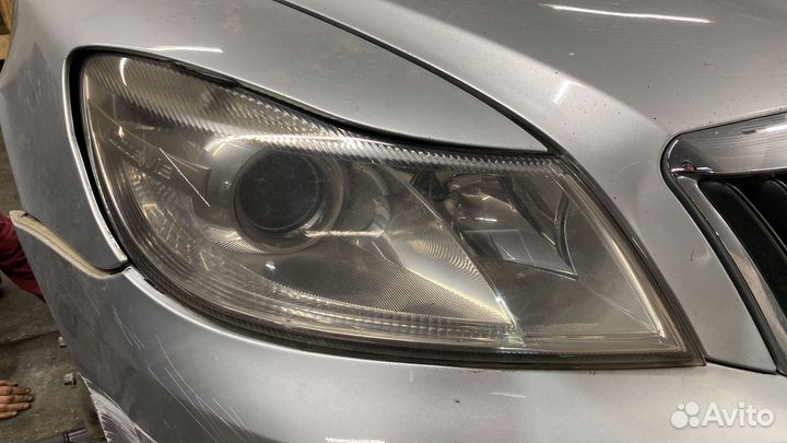 Фара правая Шкода Октавия А5