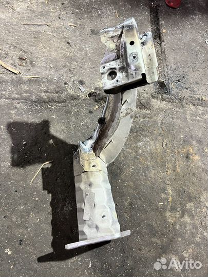 Лонжерон Volvo XC70 2007-2016