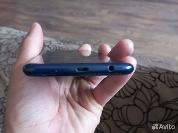 Samsung Galaxy A10, 4/32 ГБ