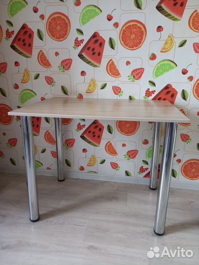 Стол обеденный