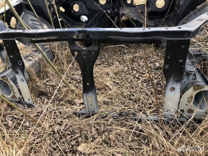 Панель передняя Subaru Forester S11