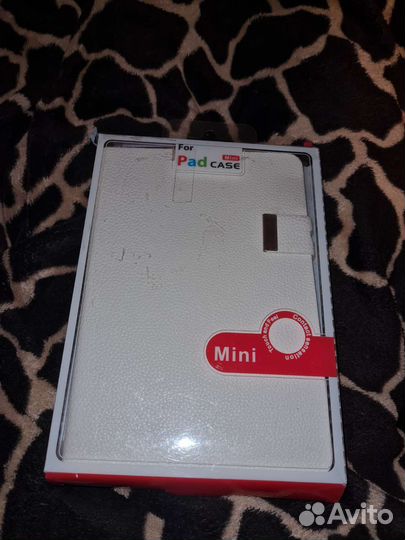 Чехлы на планшеты, электронные книги