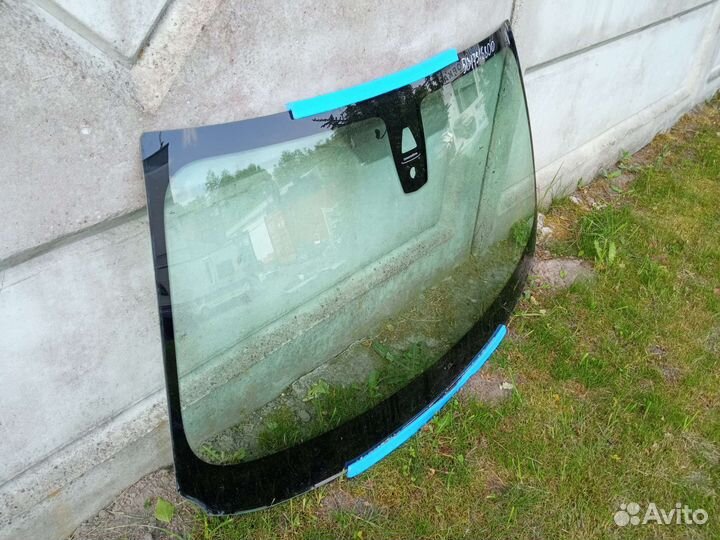 Лобовое стекло BMW X6 F16