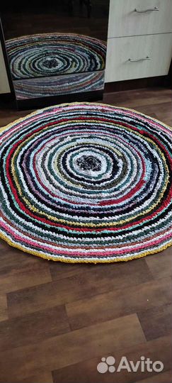 Вязаный коврик