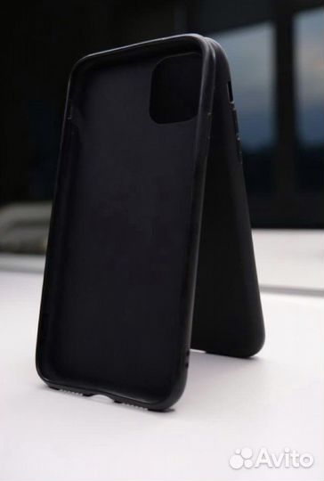Чехол на iPhone 11