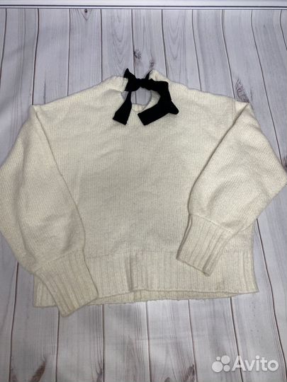 Свитер шерстяной женский