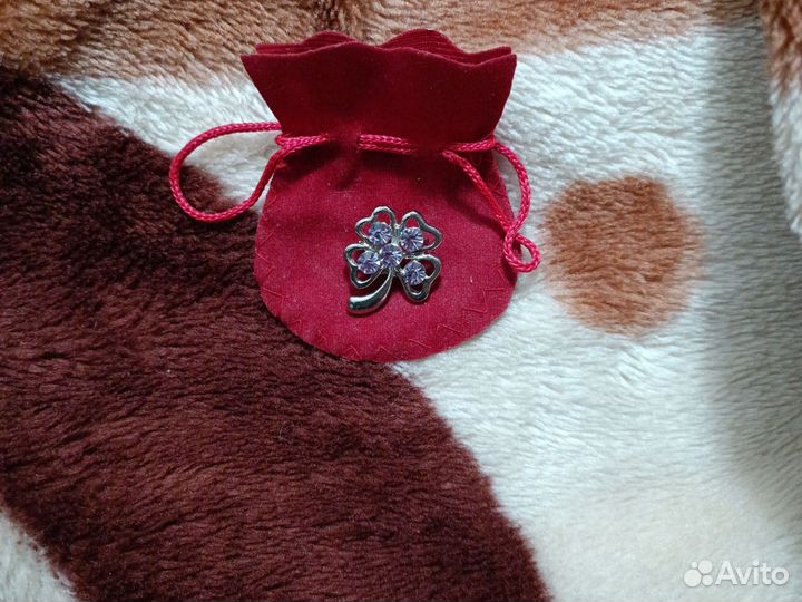 Брошь женская