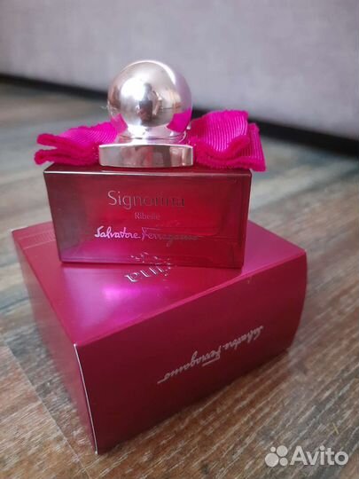 Парфюмированная вода новая Salvatore Ferragamo жен