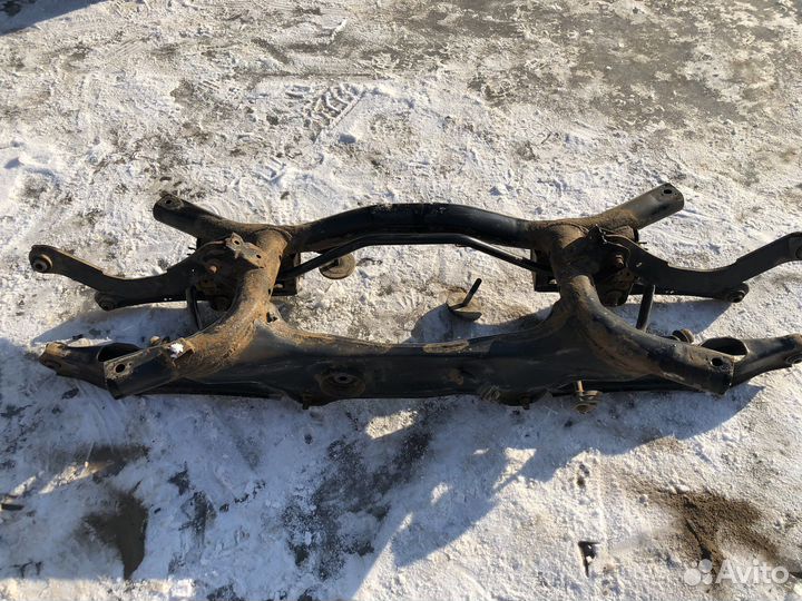 Задний подрамник Mitsubishi Outlander 3