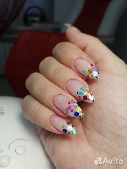 Маникюр, педикюр, наращивание ногтей