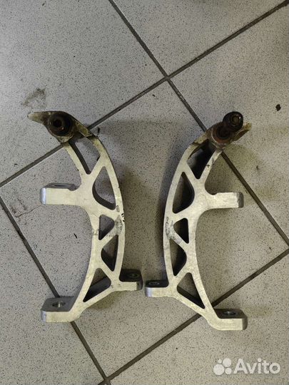 Кулак поворотный BRP ski-doo MXZ Renegade 1000