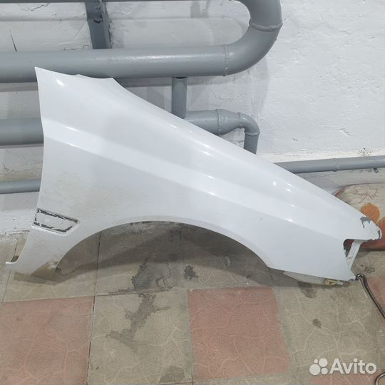 Продам крыло corona Premio