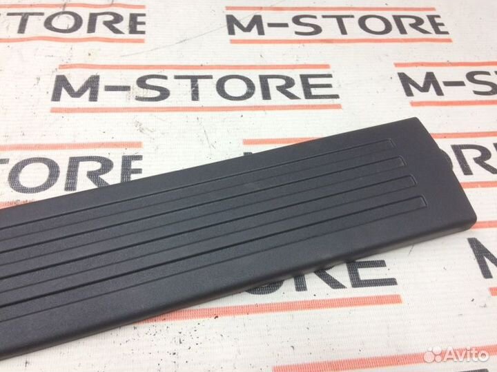 Накладка на порог салона задняя левая