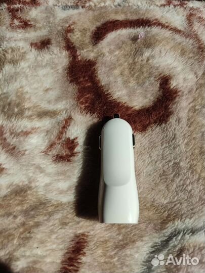 Автомобильное зарядное устройство для телефона