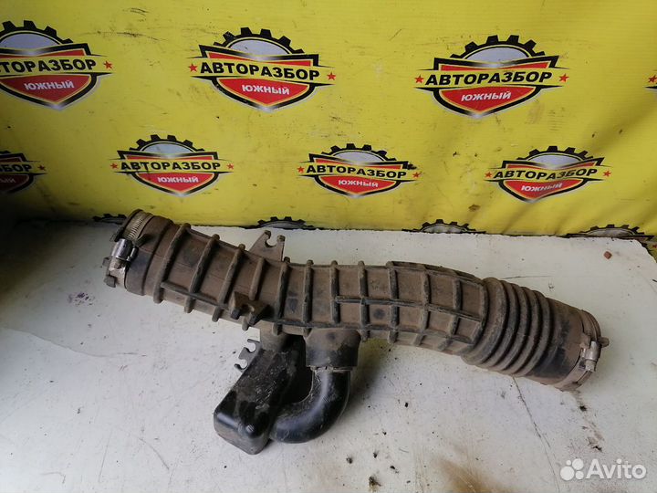 Патрубок воздушного фильтра Рено Дастер 1.6 H4M