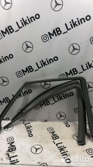 Рамка стекла двери Mercedes-Benz M-Класс W164