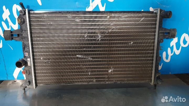 Радиатор охлаждения Опель Астра G